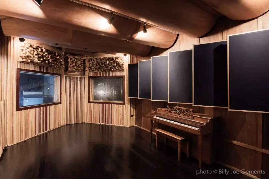 Optimizing Room Acoustics for Home Recording